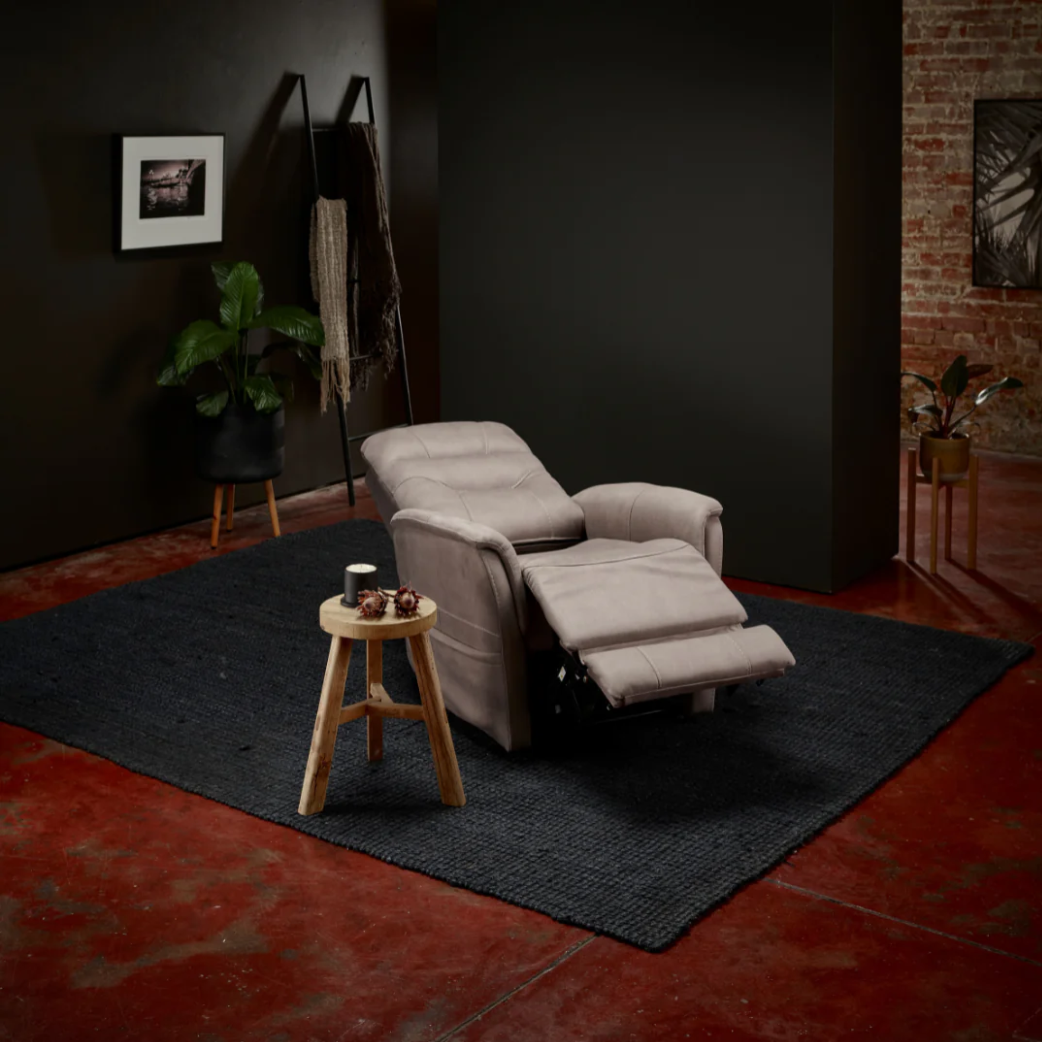 Theorem Lift Chair- Ludlow