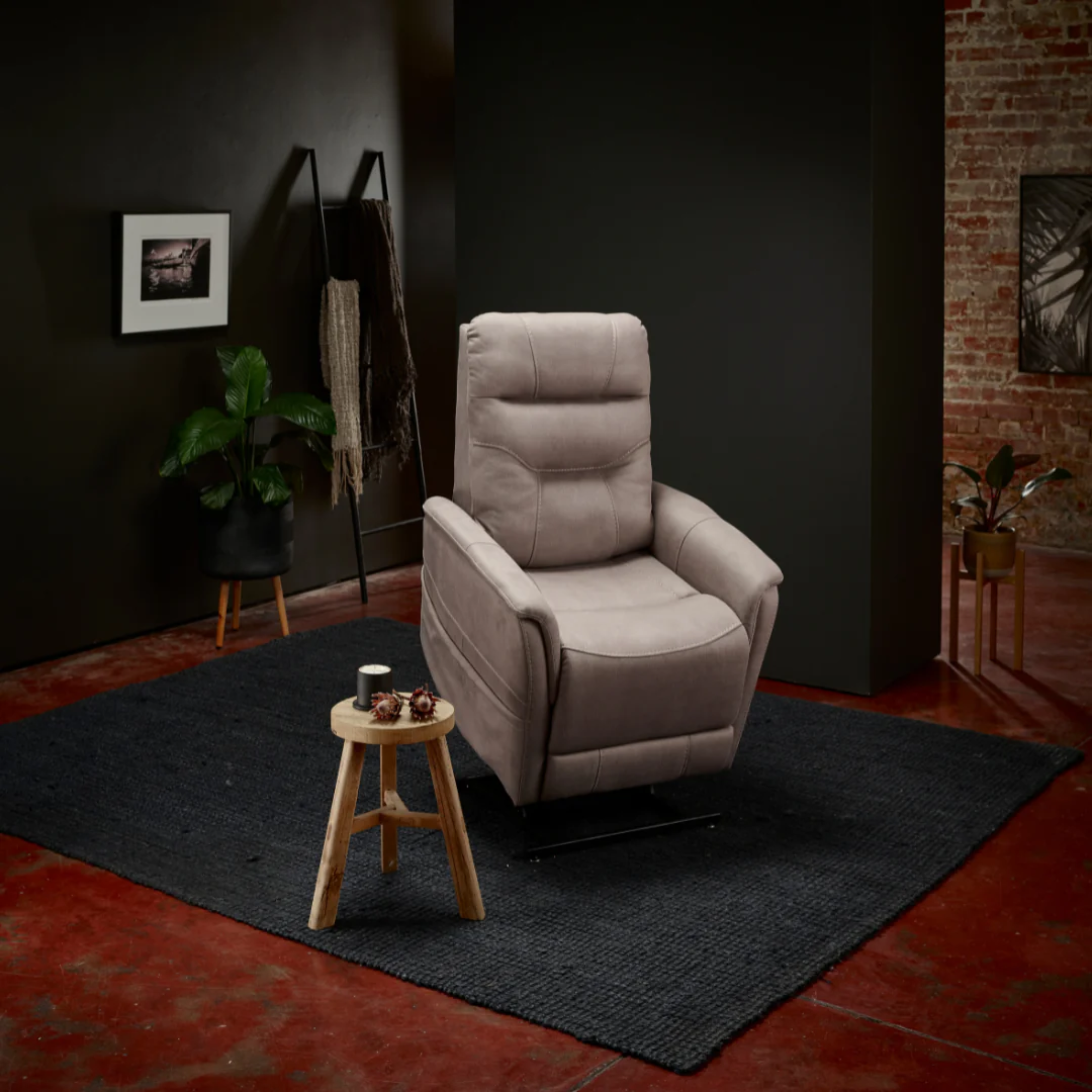 Theorem Lift Chair- Ludlow